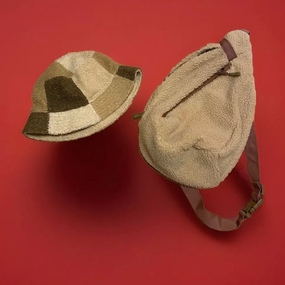 Beige Patterned Sherpa Bucket Hat & Bag Set